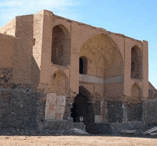 کاروانسرای قلعه خرگوشی (جاده یزد - اصفهان)